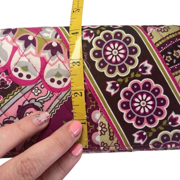 Vera Bradley Very Berry Pink and Green Paisley Wallet Card Slots Zip Pocket - Picture 11 of 11